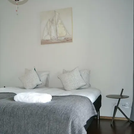 Galaxy Airport Βάνταα